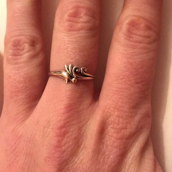 Handcrafted sterling silver ring - Picture 2 of 2